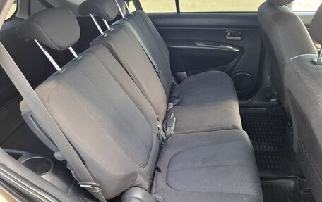 KIA Carens III (RP), 2010 год, 700 000 рублей, 12 фотография