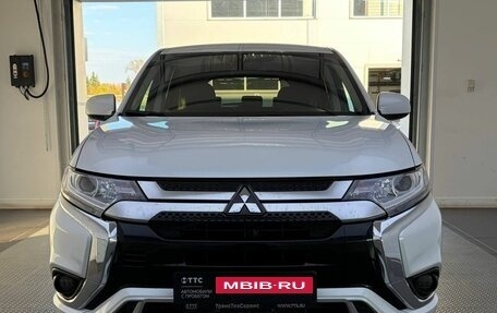 Mitsubishi Outlander III рестайлинг 3, 2022 год, 2 500 000 рублей, 2 фотография
