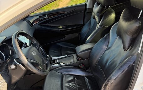 Hyundai Sonata VI, 2011 год, 960 000 рублей, 11 фотография