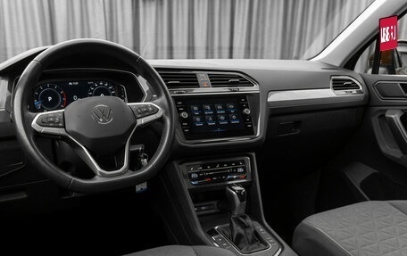 Volkswagen Tiguan II, 2021 год, 2 860 000 рублей, 10 фотография