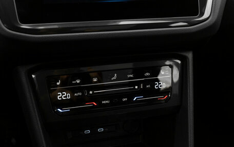 Volkswagen Tiguan II, 2021 год, 2 860 000 рублей, 22 фотография