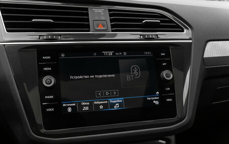 Volkswagen Tiguan II, 2021 год, 2 860 000 рублей, 25 фотография