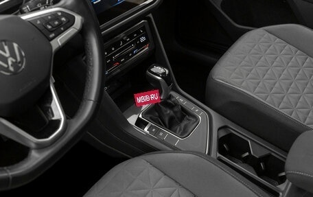Volkswagen Tiguan II, 2021 год, 2 860 000 рублей, 20 фотография