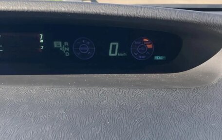 Toyota Prius, 2010 год, 900 000 рублей, 2 фотография
