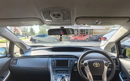 Toyota Prius, 2010 год, 900 000 рублей, 9 фотография