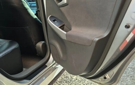 Toyota Prius, 2010 год, 900 000 рублей, 6 фотография