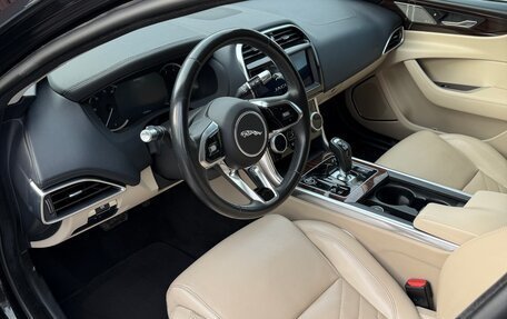 Jaguar XE I рестайлинг, 2019 год, 2 750 000 рублей, 8 фотография
