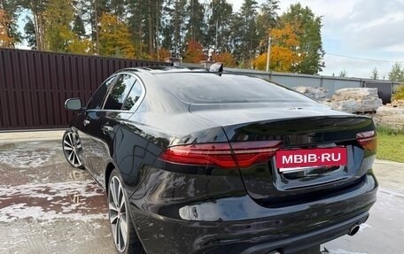 Jaguar XE I рестайлинг, 2019 год, 2 750 000 рублей, 5 фотография