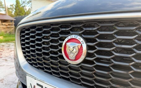 Jaguar XE I рестайлинг, 2019 год, 2 750 000 рублей, 17 фотография