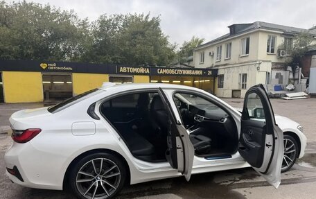 BMW 3 серия, 2021 год, 3 750 000 рублей, 10 фотография