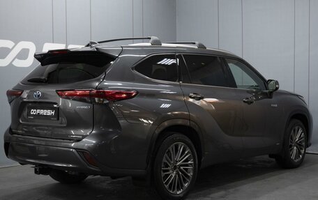 Toyota Highlander, 2021 год, 5 985 000 рублей, 2 фотография