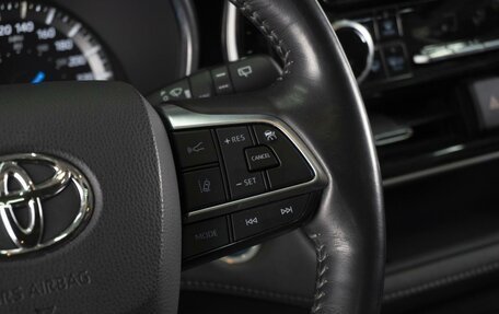 Toyota Highlander, 2021 год, 5 985 000 рублей, 21 фотография