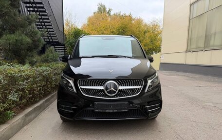 Mercedes-Benz V-Класс, 2023 год, 9 400 000 рублей, 3 фотография