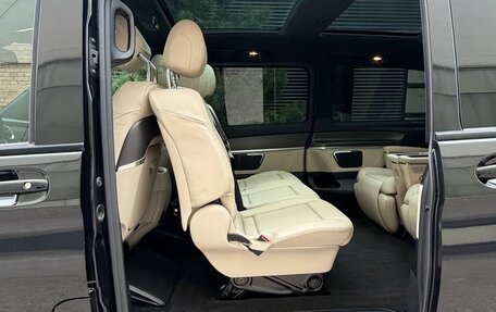 Mercedes-Benz V-Класс, 2023 год, 9 400 000 рублей, 16 фотография