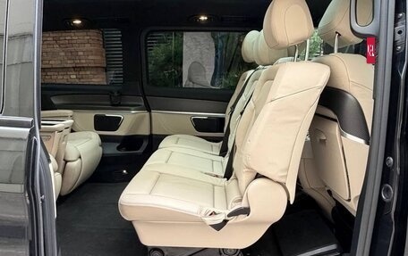 Mercedes-Benz V-Класс, 2023 год, 9 400 000 рублей, 20 фотография