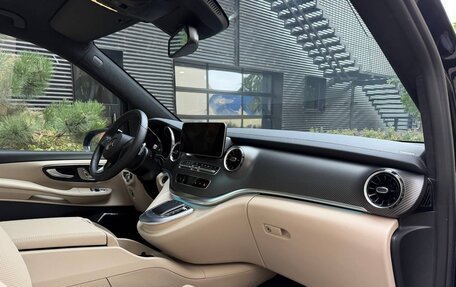Mercedes-Benz V-Класс, 2023 год, 9 400 000 рублей, 28 фотография