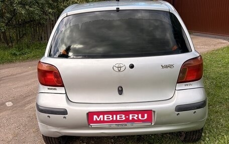 Toyota Yaris I рестайлинг, 2004 год, 300 000 рублей, 4 фотография