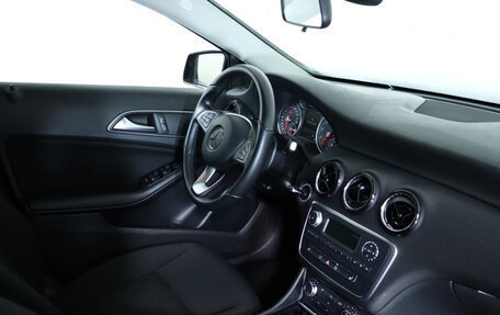 Mercedes-Benz A-Класс, 2016 год, 1 637 960 рублей, 10 фотография