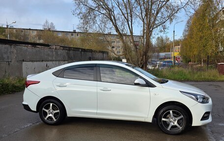 Hyundai Solaris II рестайлинг, 2019 год, 750 000 рублей, 3 фотография