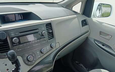 Toyota Sienna III, 2010 год, 1 800 000 рублей, 15 фотография