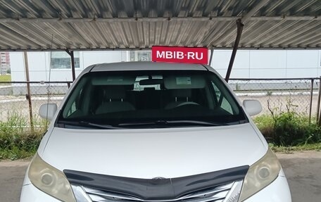Toyota Sienna III, 2010 год, 1 800 000 рублей, 6 фотография