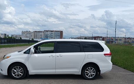 Toyota Sienna III, 2010 год, 1 800 000 рублей, 29 фотография