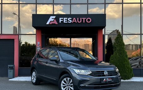 Volkswagen Tiguan II, 2020 год, 2 680 000 рублей, 2 фотография