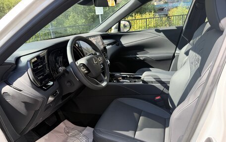 Lexus RX IV рестайлинг, 2025 год, 7 490 000 рублей, 12 фотография