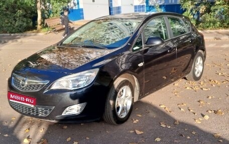 Opel Astra J, 2011 год, 750 000 рублей, 2 фотография