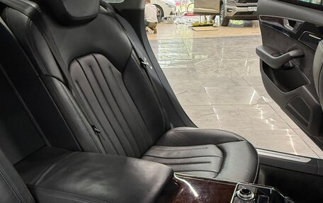 Audi A8, 2011 год, 1 450 000 рублей, 3 фотография