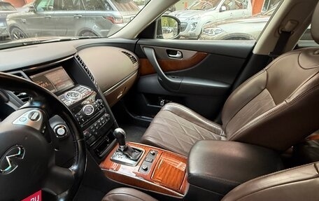 Infiniti QX70, 2017 год, 2 780 000 рублей, 7 фотография