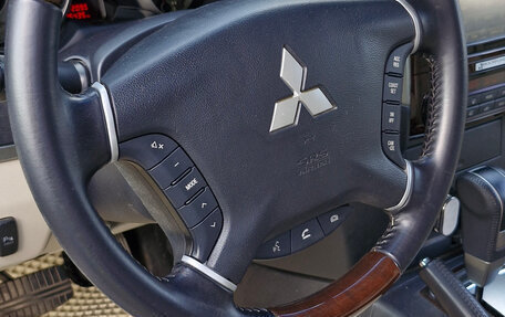 Mitsubishi Pajero IV, 2019 год, 4 250 000 рублей, 13 фотография