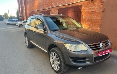 Volkswagen Touareg III, 2009 год, 1 350 000 рублей, 2 фотография