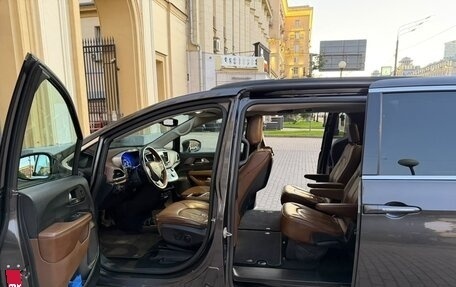 Chrysler Pacifica (RU), 2018 год, 2 650 000 рублей, 12 фотография