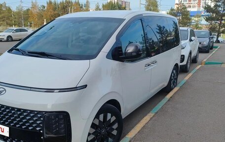 Hyundai Staria, 2022 год, 4 850 000 рублей, 2 фотография