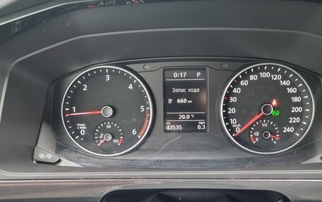 Volkswagen Multivan T6 рестайлинг, 2016 год, 5 100 000 рублей, 8 фотография