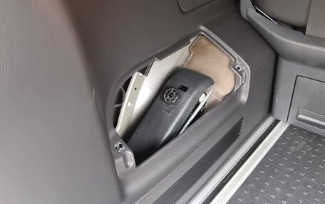 Volkswagen Multivan T6 рестайлинг, 2016 год, 5 100 000 рублей, 10 фотография