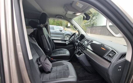 Volkswagen Multivan T6 рестайлинг, 2016 год, 5 100 000 рублей, 13 фотография