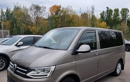 Volkswagen Multivan T6 рестайлинг, 2016 год, 5 100 000 рублей, 11 фотография