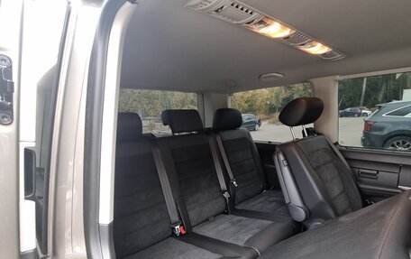 Volkswagen Multivan T6 рестайлинг, 2016 год, 5 100 000 рублей, 20 фотография