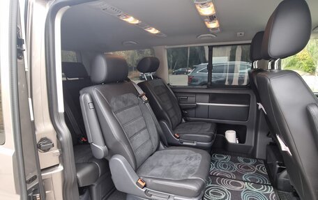 Volkswagen Multivan T6 рестайлинг, 2016 год, 5 100 000 рублей, 21 фотография