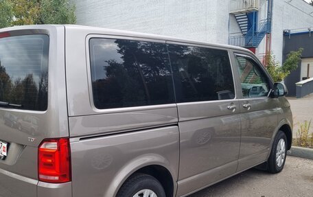 Volkswagen Multivan T6 рестайлинг, 2016 год, 5 100 000 рублей, 23 фотография