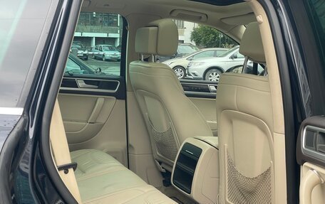 Volkswagen Touareg III, 2015 год, 2 800 000 рублей, 13 фотография