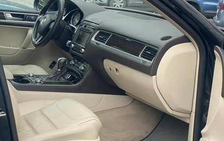 Volkswagen Touareg III, 2015 год, 2 800 000 рублей, 15 фотография