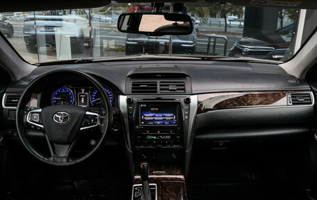 Toyota Camry, 2017 год, 2 250 000 рублей, 9 фотография