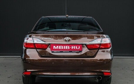 Toyota Camry, 2017 год, 2 250 000 рублей, 5 фотография