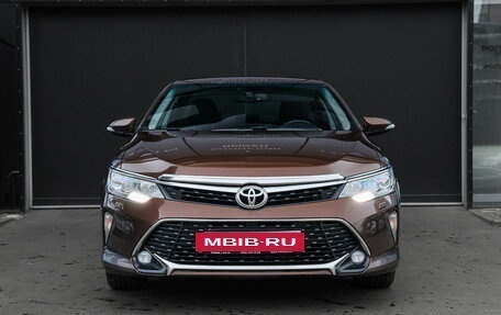 Toyota Camry, 2017 год, 2 250 000 рублей, 2 фотография