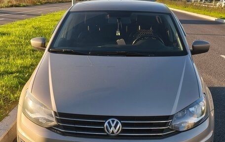 Volkswagen Polo VI (EU Market), 2016 год, 990 000 рублей, 2 фотография