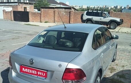 Volkswagen Polo VI (EU Market), 2011 год, 745 000 рублей, 2 фотография