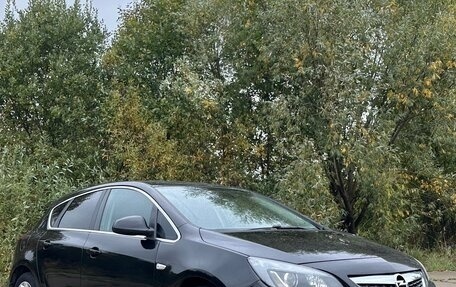 Opel Astra J, 2010 год, 580 000 рублей, 2 фотография